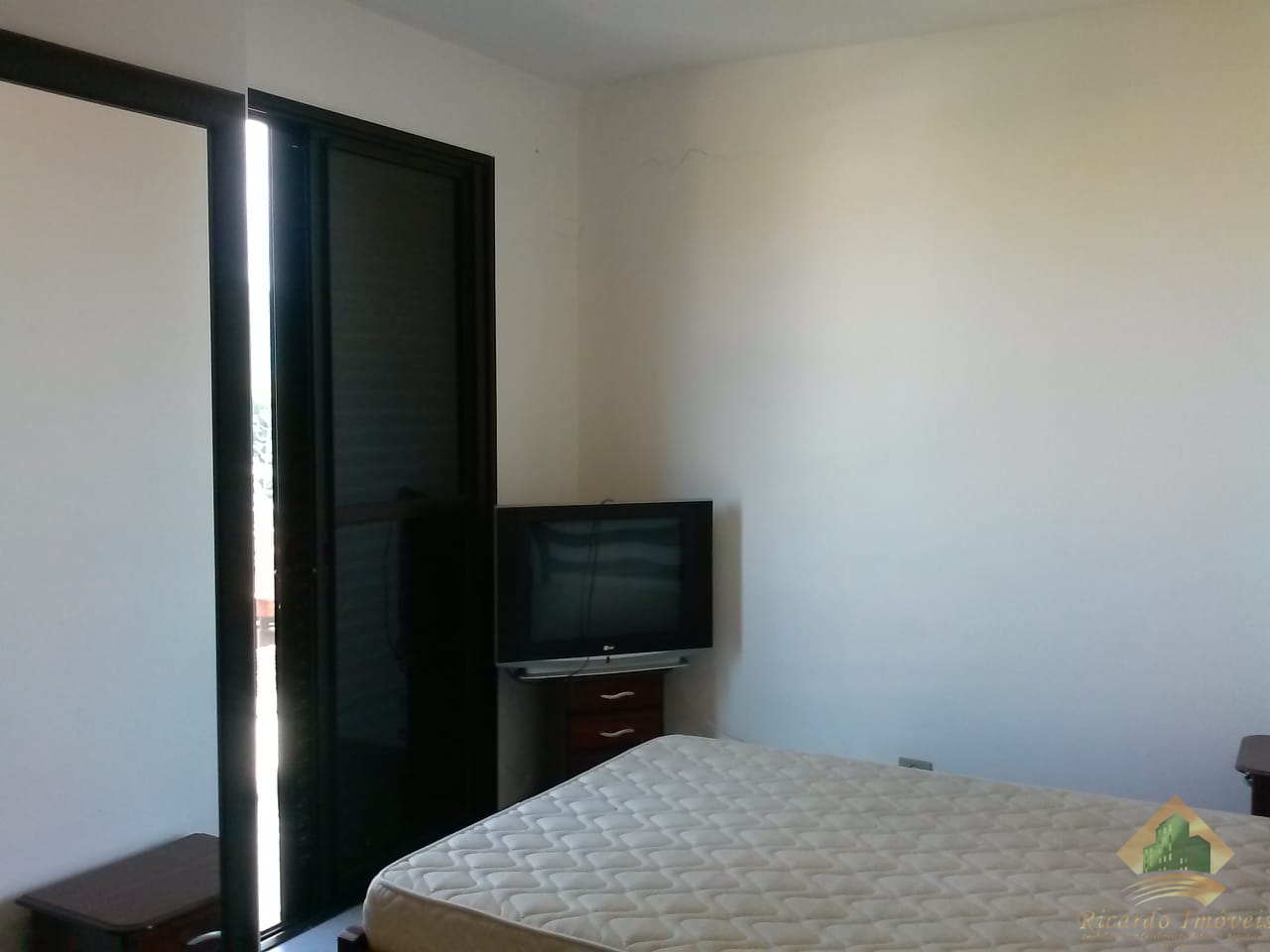 Apartamento à venda com 4 quartos, 140m² - Foto 4