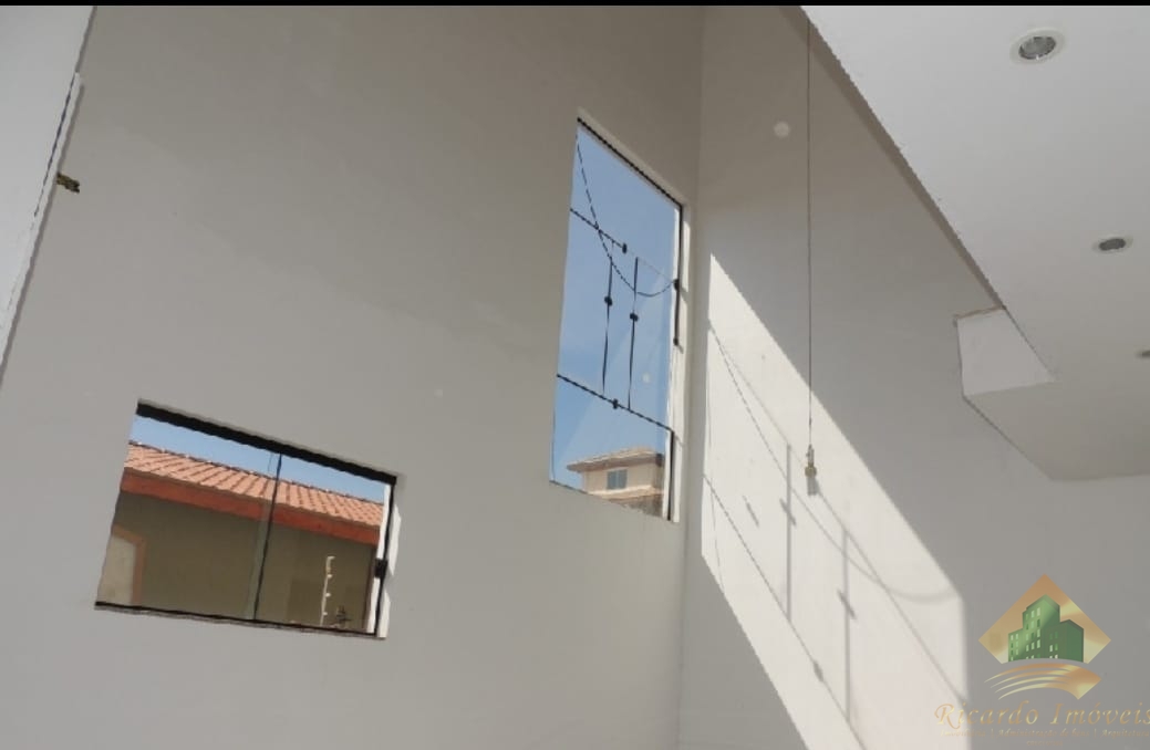 Sobrado à venda com 4 quartos, 220m² - Foto 2