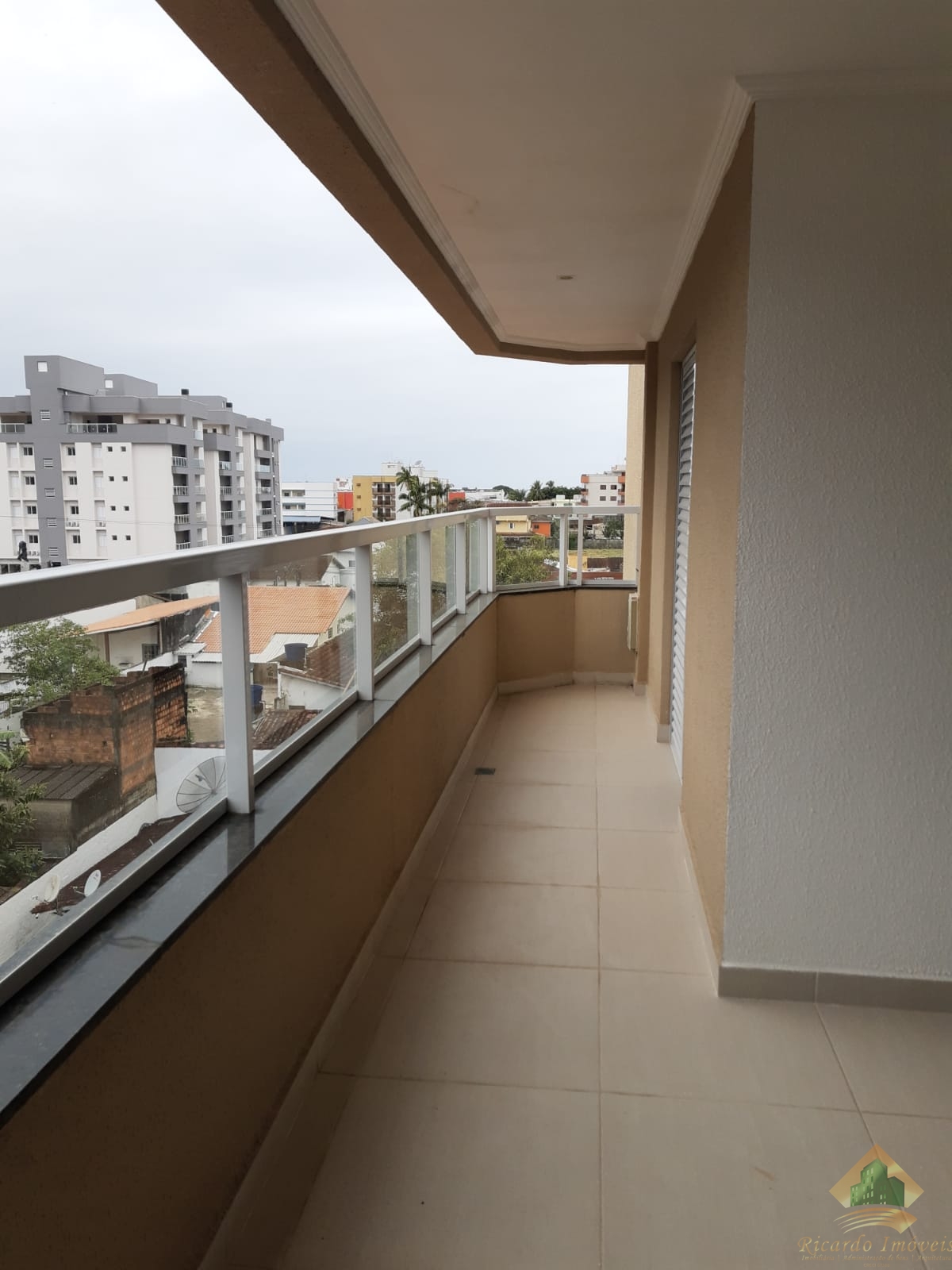 Apartamento à venda com 3 quartos, 127m² - Foto 4