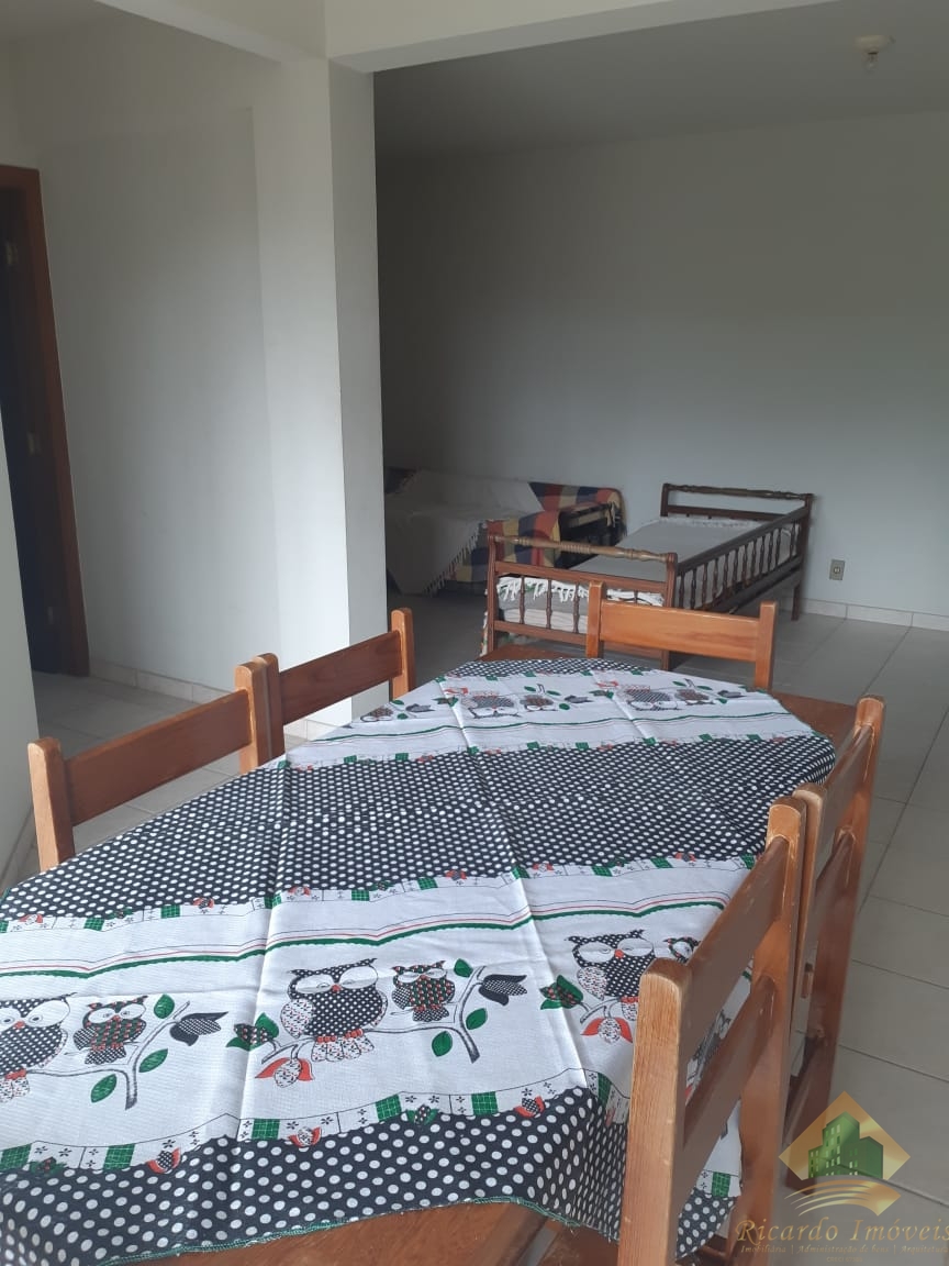 Apartamento à venda com 3 quartos, 131m² - Foto 2