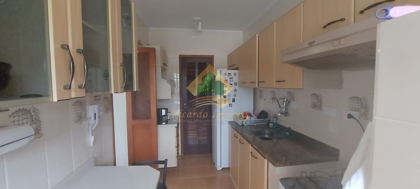 Apartamento à venda com 2 quartos, 72m² - Foto 2