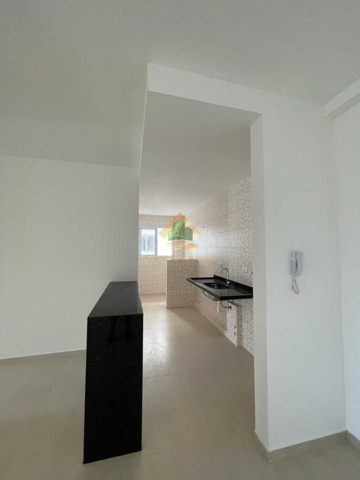 Apartamento à venda com 3 quartos, 105m² - Foto 2