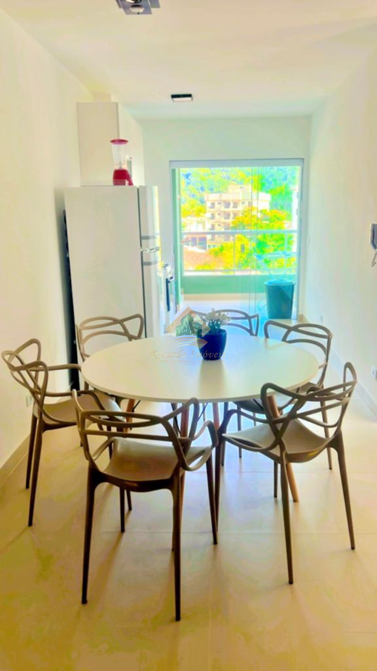 Apartamento à venda com 2 quartos, 71m² - Foto 4