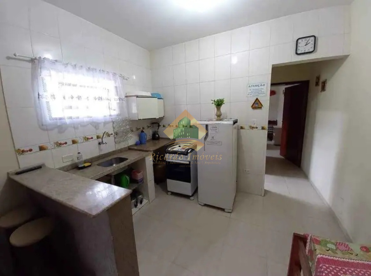 Casa à venda com 3 quartos, 250m² - Foto 2