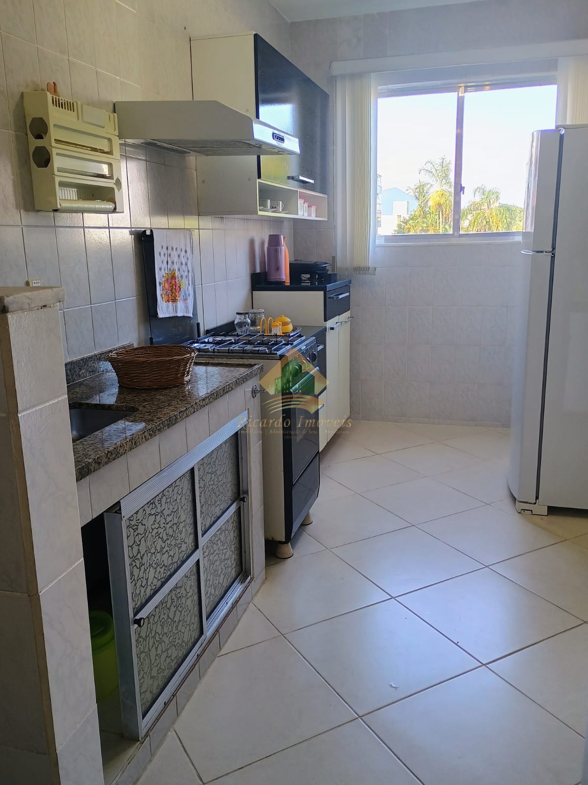 Apartamento à venda com 2 quartos, 63m² - Foto 2